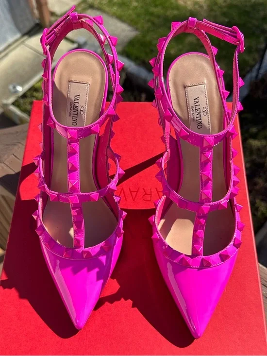 *NEW* VALENTINO ROCKSTUD HEELS (IT 40) - Picture 6 of 10